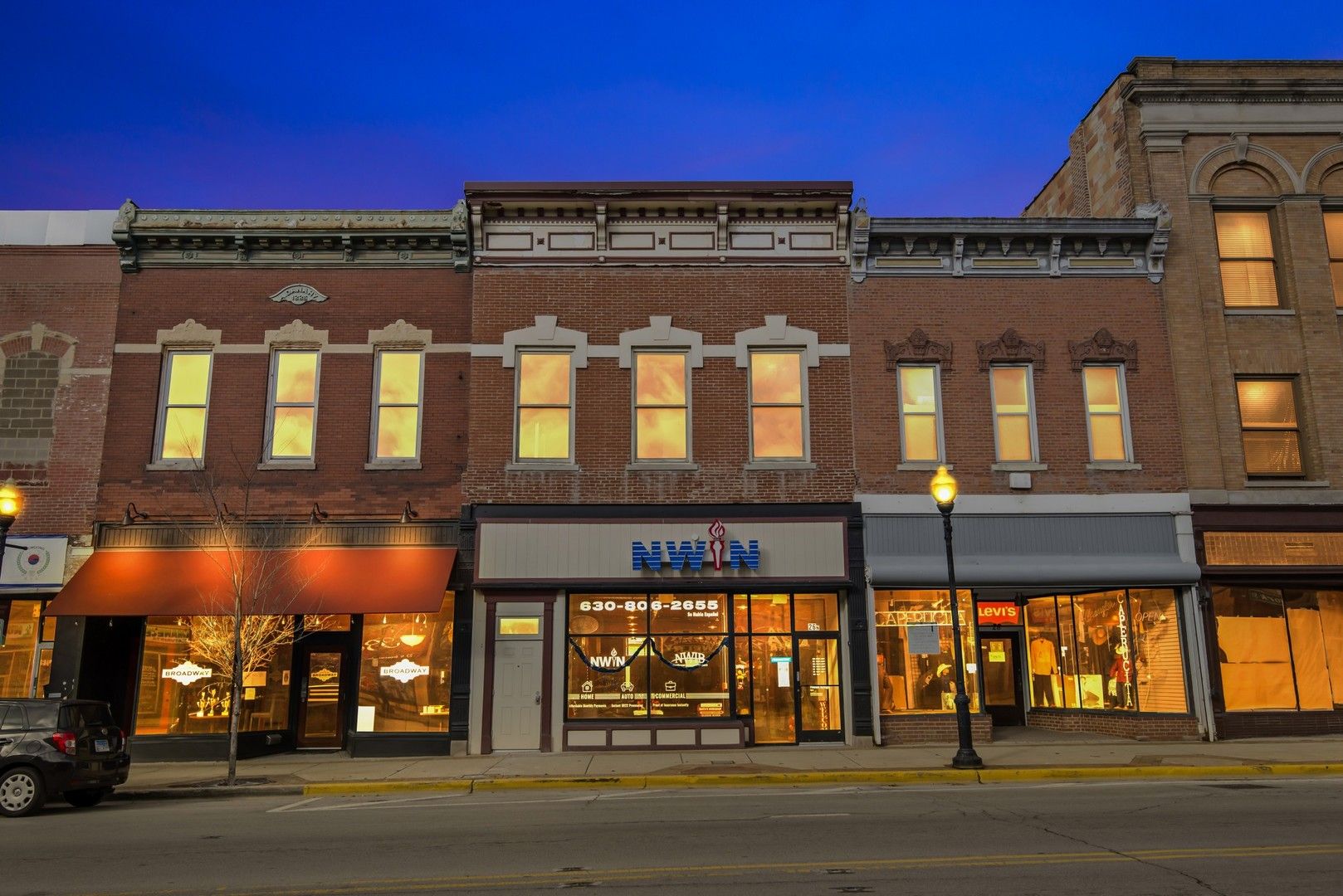 26 N BROADWAY — Aurora, IL 60505
