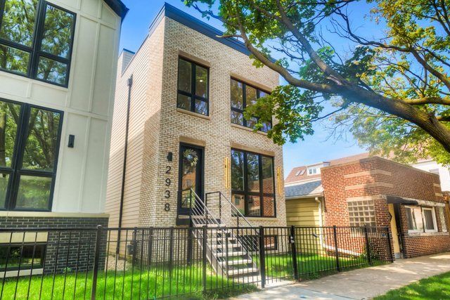 2938 N Leavitt Street — Chicago, IL 60618