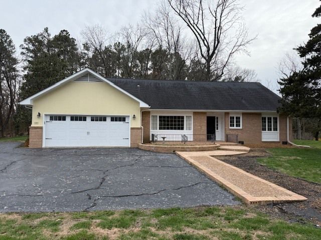 11 Birdsong Drive, Carbondale, IL 62901