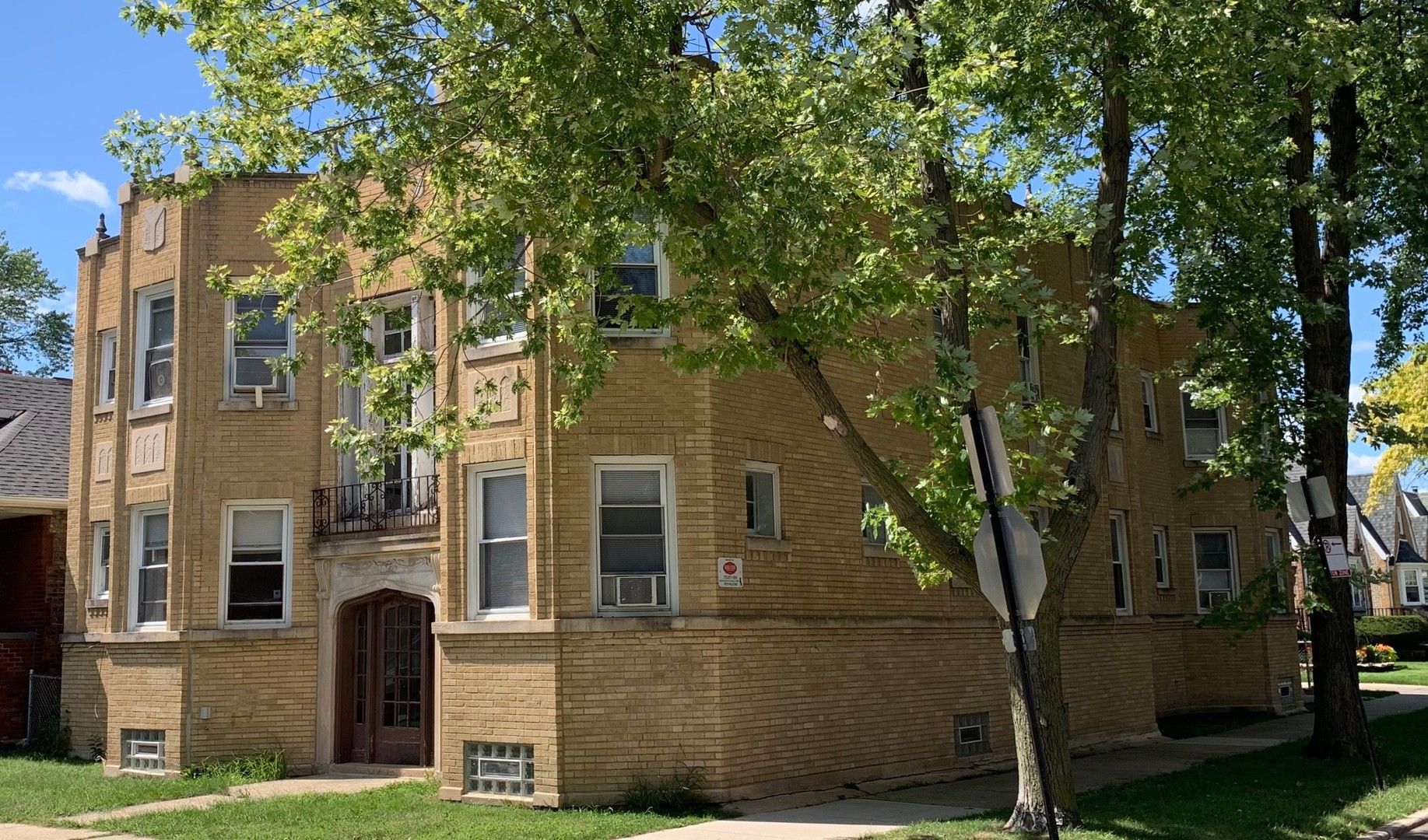 5005 Newport Avenue — Chicago, IL 60641