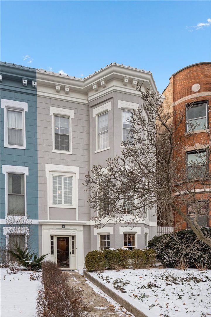 5720 Dorchester Avenue, Chicago, IL 60637