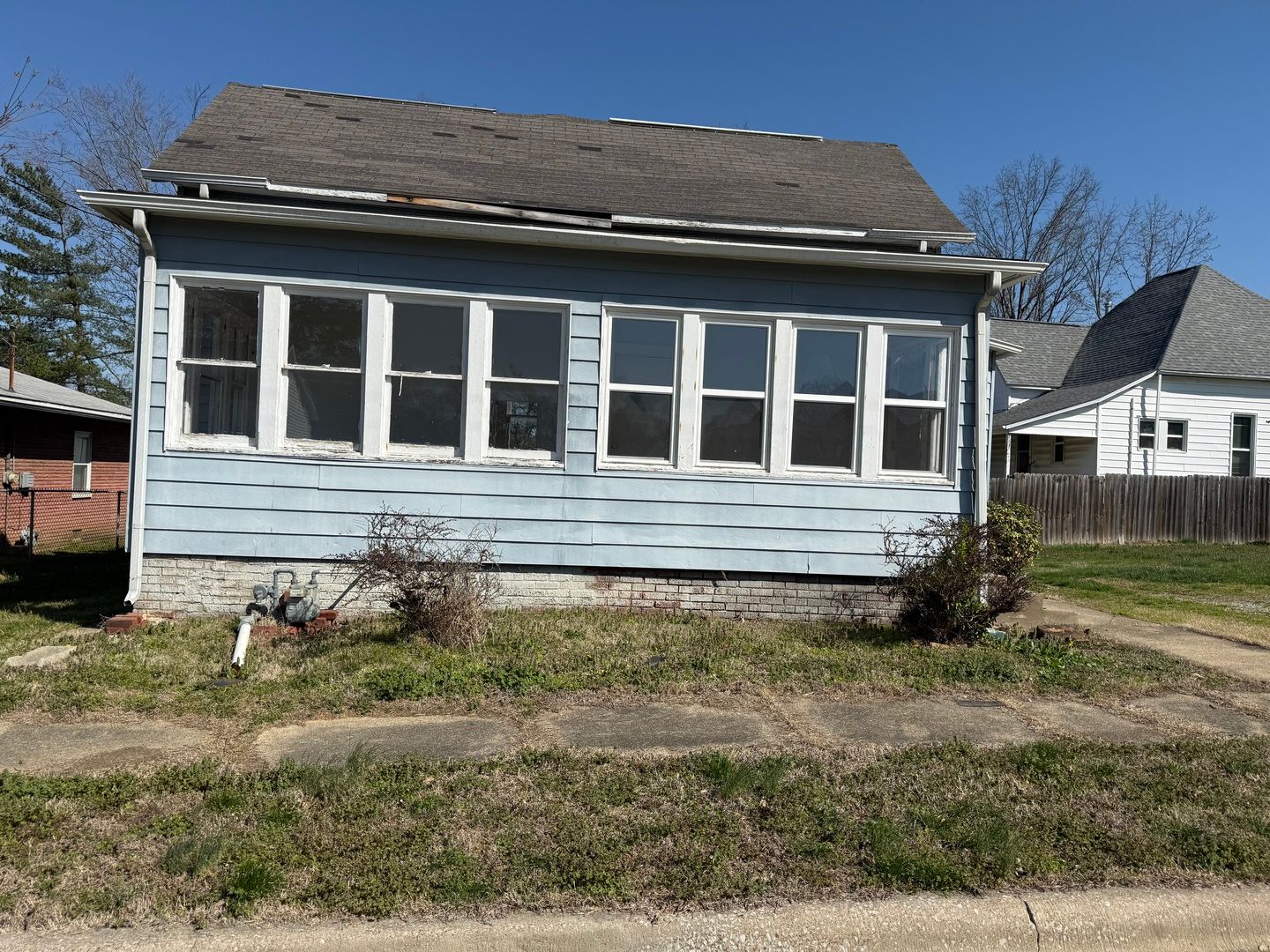 506 W College Street — Harrisburg, IL 62946