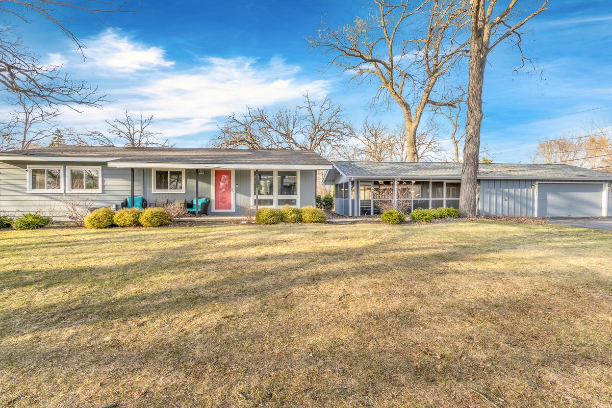 1246 Pinewood Drive, Crystal Lake, IL 60014