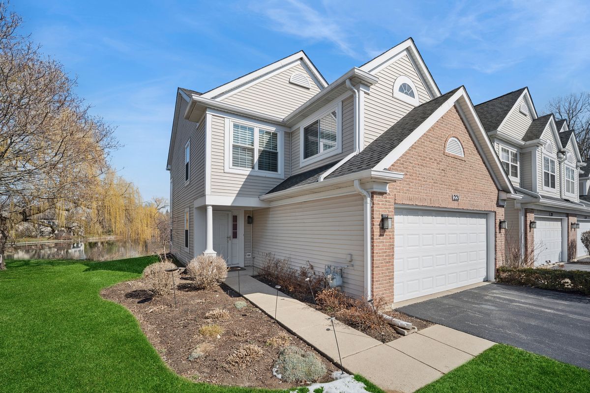 221 AINSLEY Drive, West Chicago, IL 60185