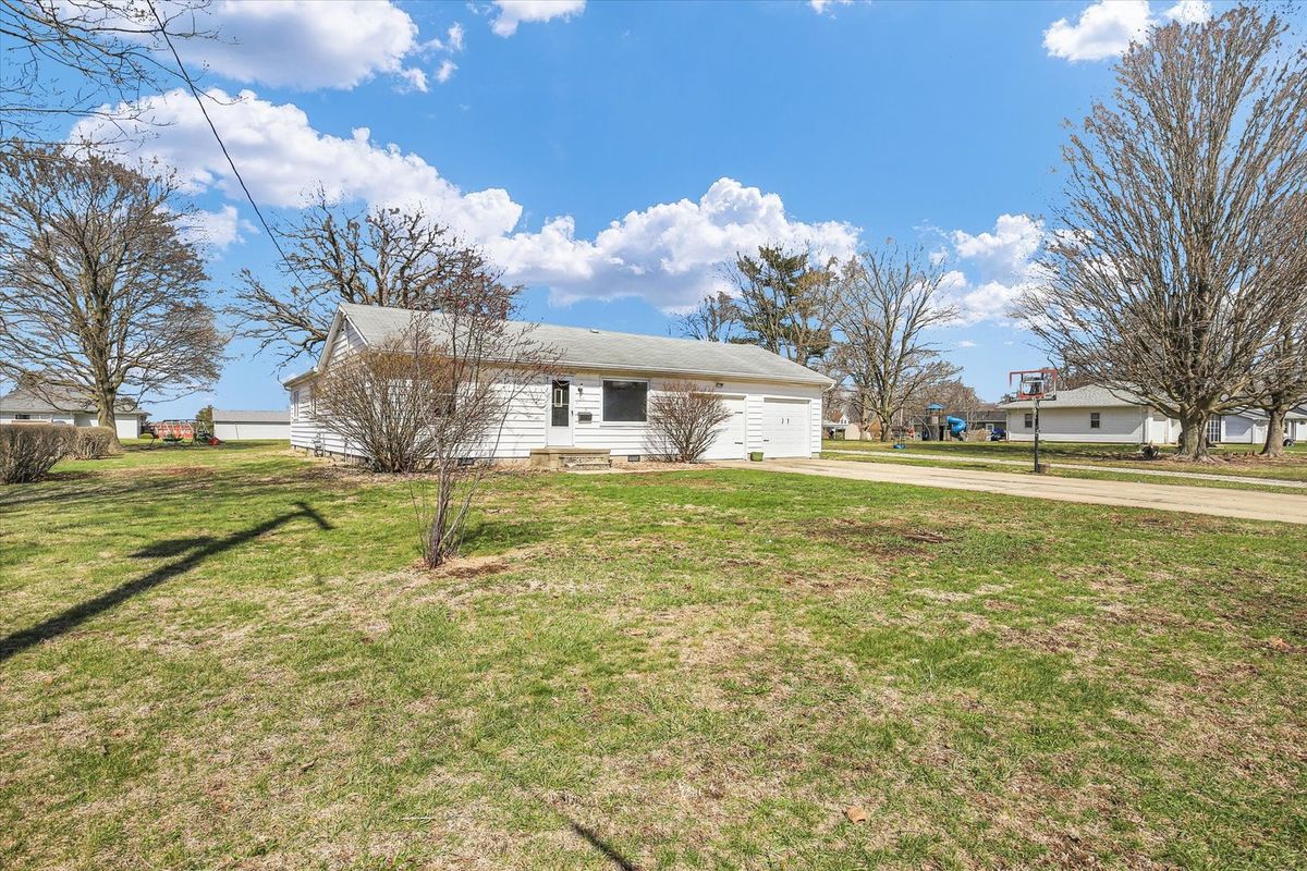 341 Spruce Street, Paxton, IL 60957