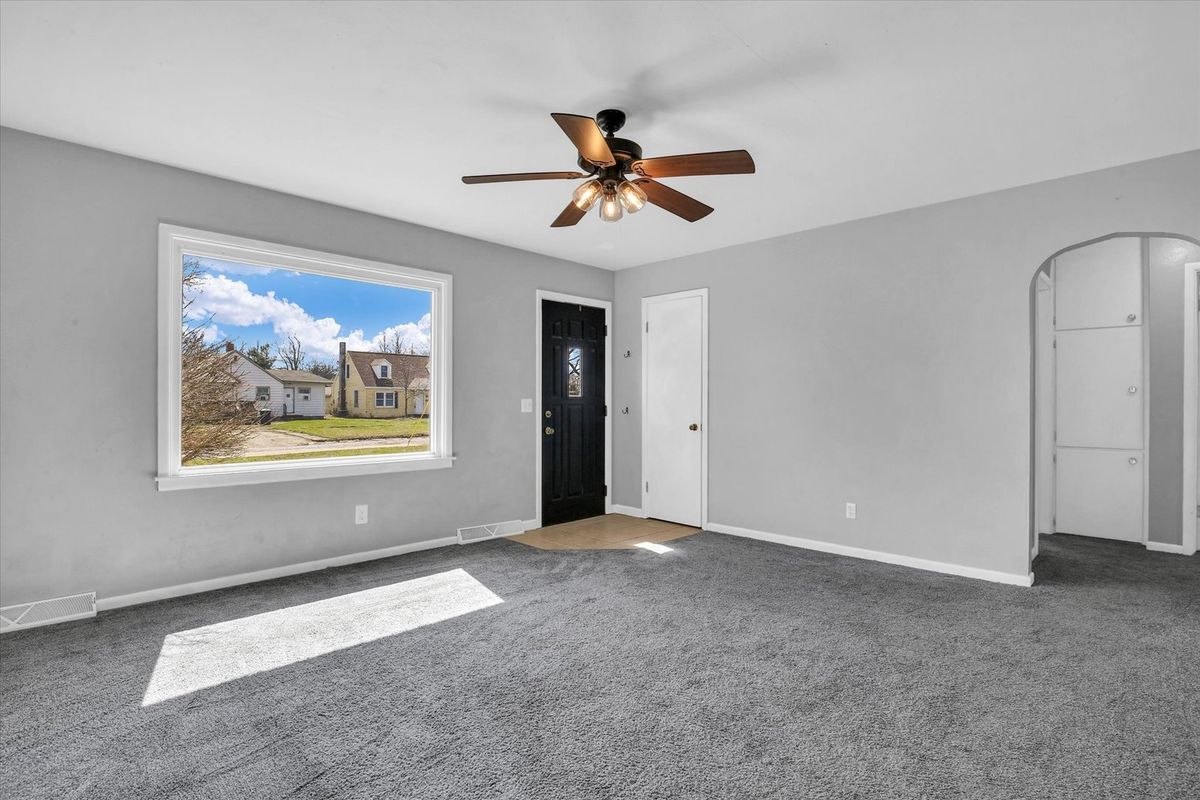341 Spruce Street, Paxton, IL 60957