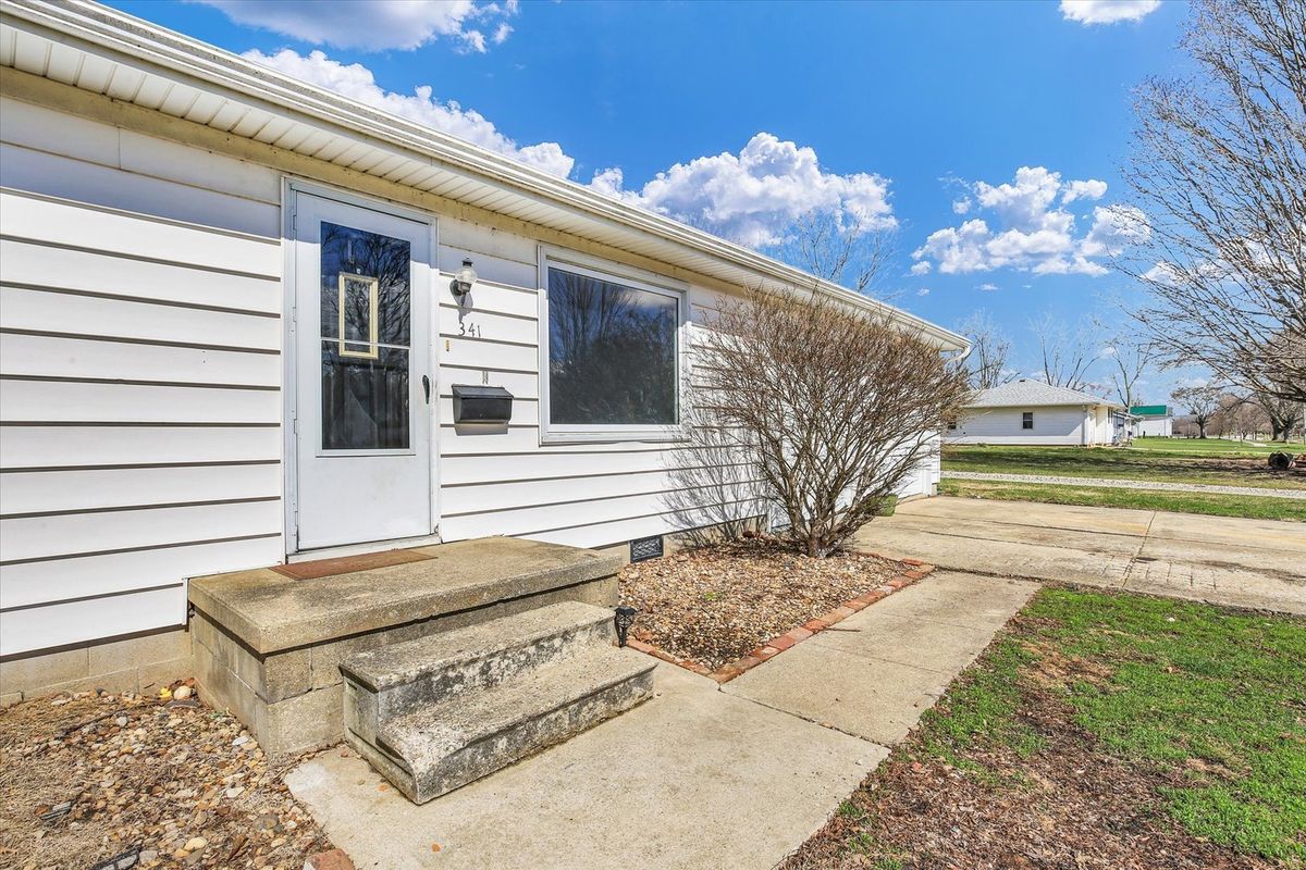 341 Spruce Street, Paxton, IL 60957