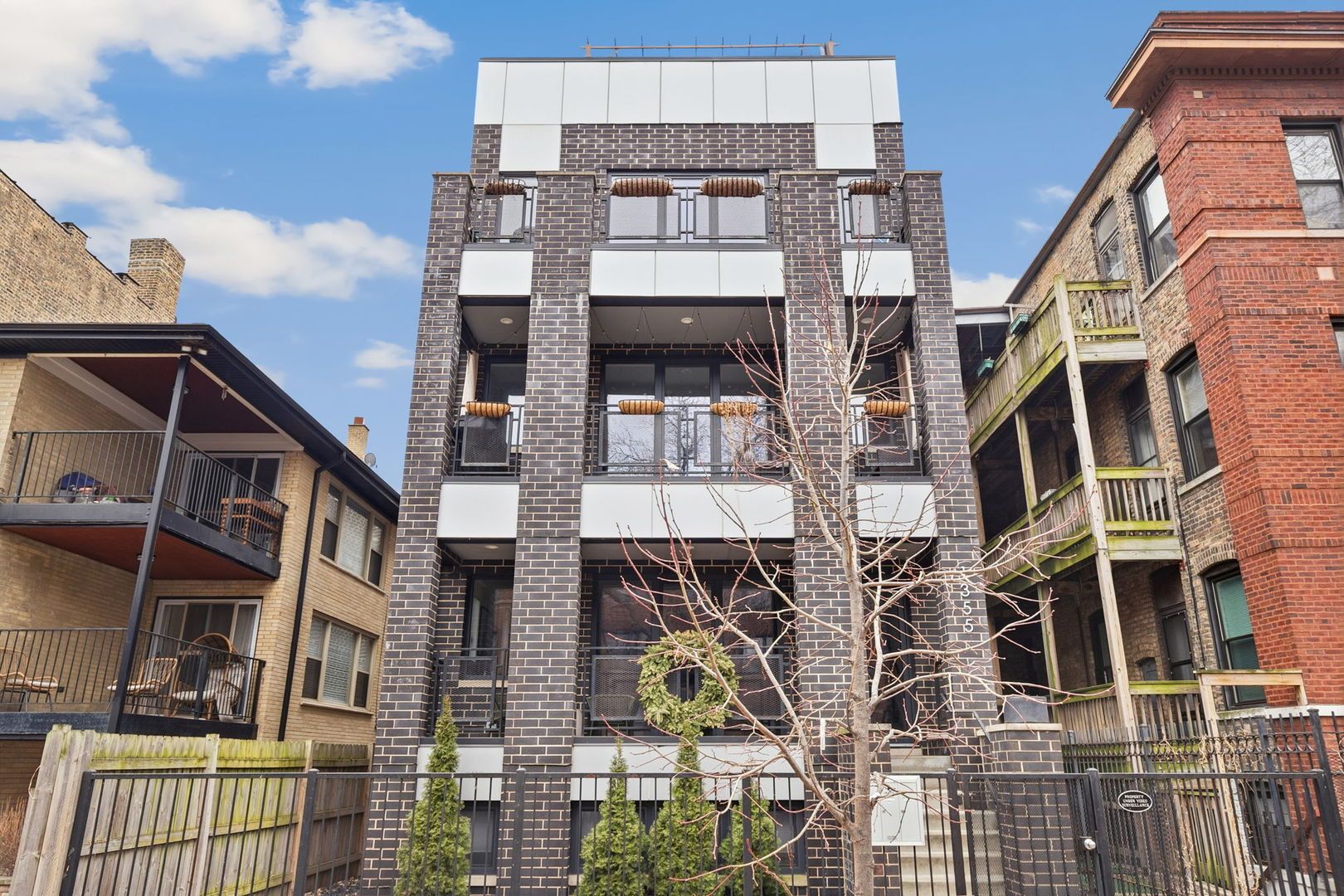 1355 W Winnemac Avenue #3 — Chicago, IL 60640