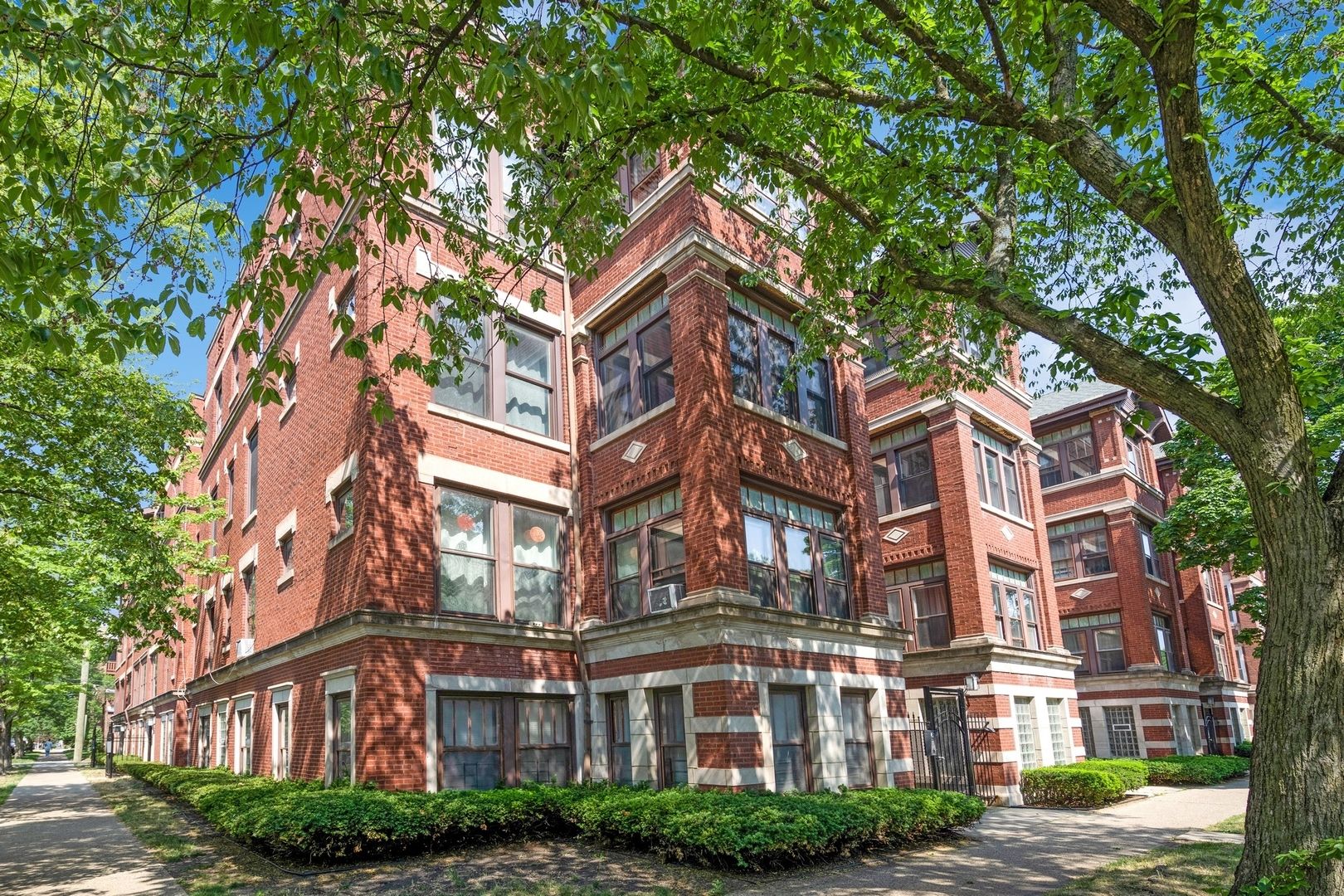 5142 S Greenwood Avenue #2 — Chicago, IL 60615