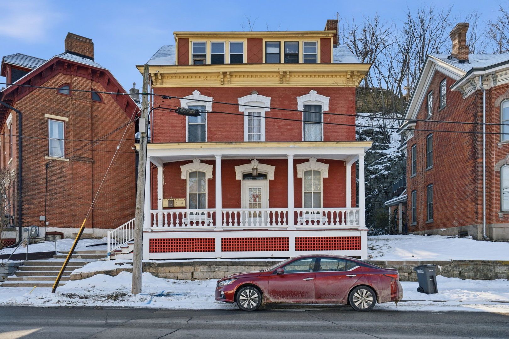 306 W Locust Street — Dubuque, IA 52001