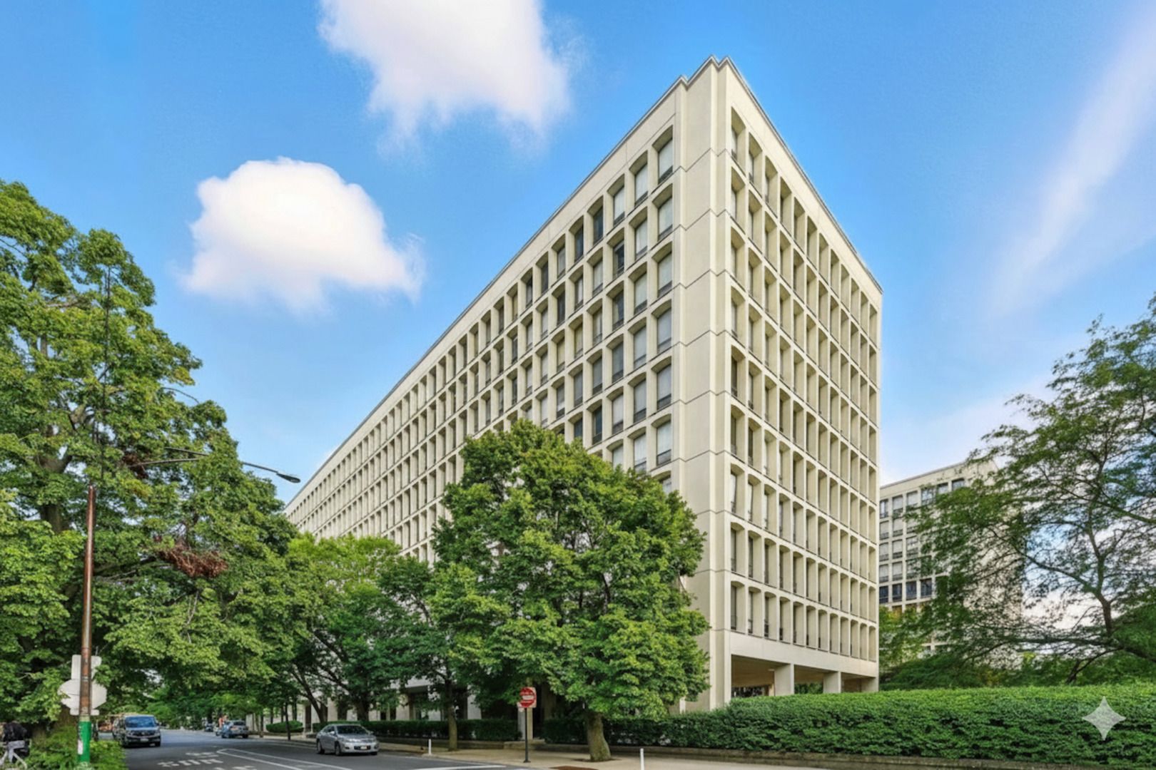 1450 E 55th Street #923S — Chicago, IL 60615