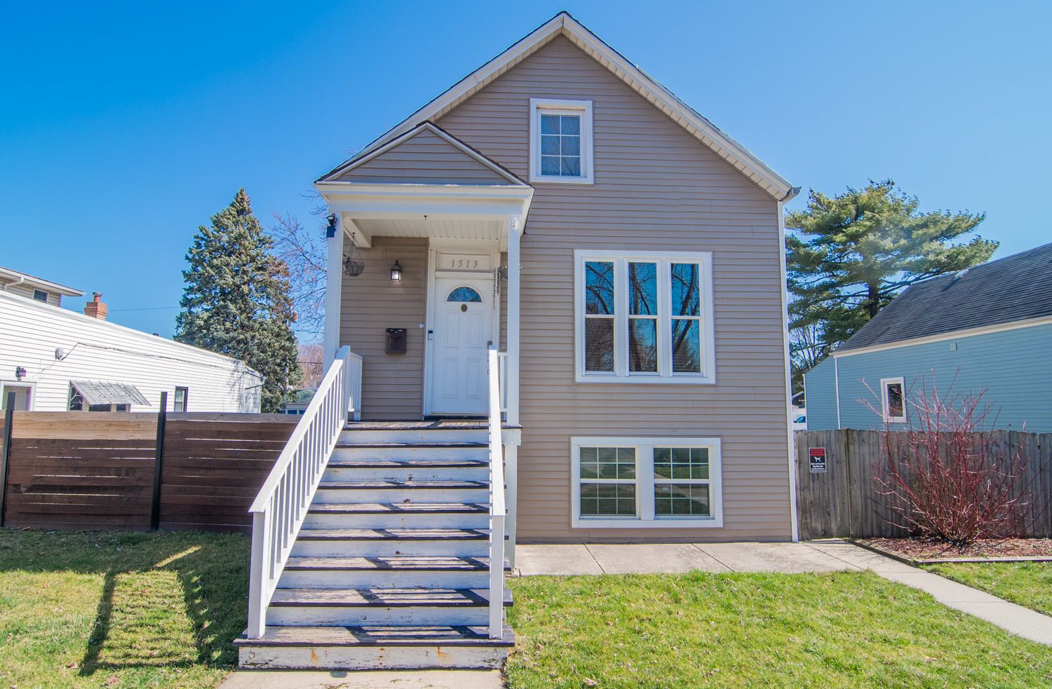1513 Clinton Avenue — Berwyn, IL 60402