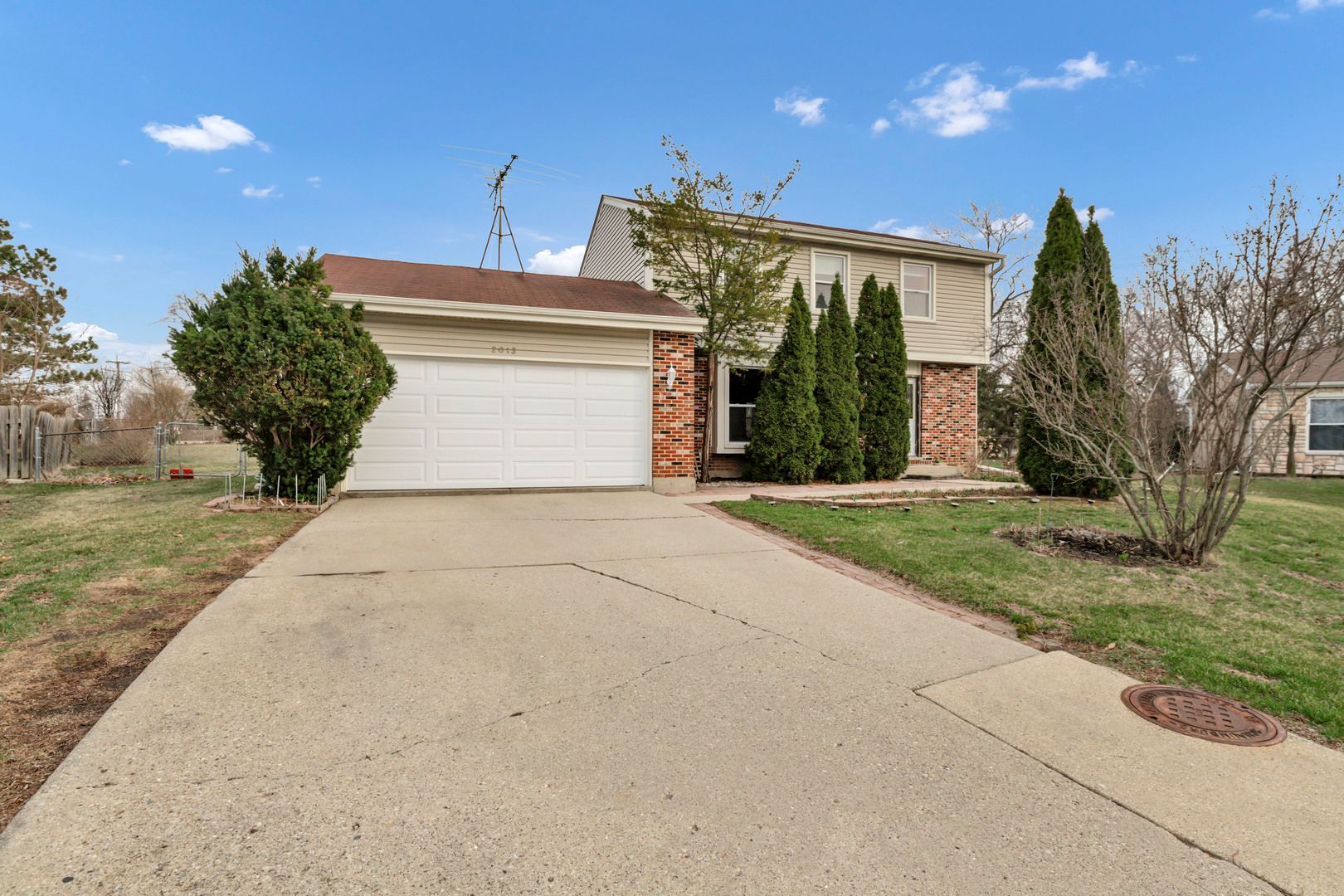 2013 Briar Hill Drive W — Schaumburg, IL 60194