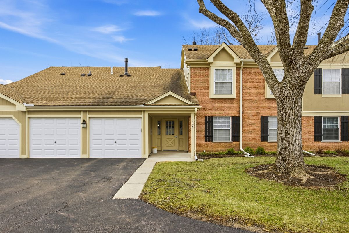 132 Wolcott Court, Schaumburg, IL 60193