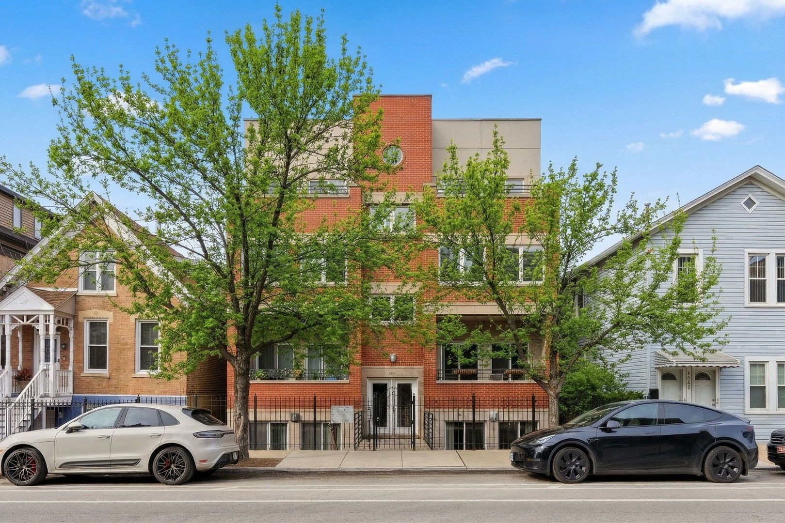 2126 W Armitage Avenue #4 — Chicago, IL 60647