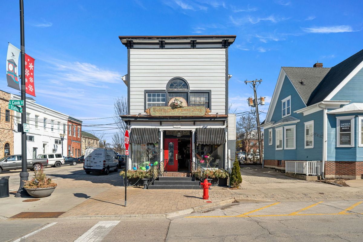 201 Cook Street, Barrington, IL 60010