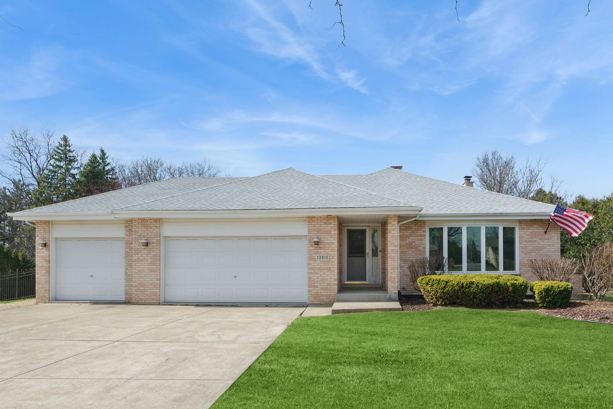 13910 Green Valley Drive, Orland Park, IL 60467