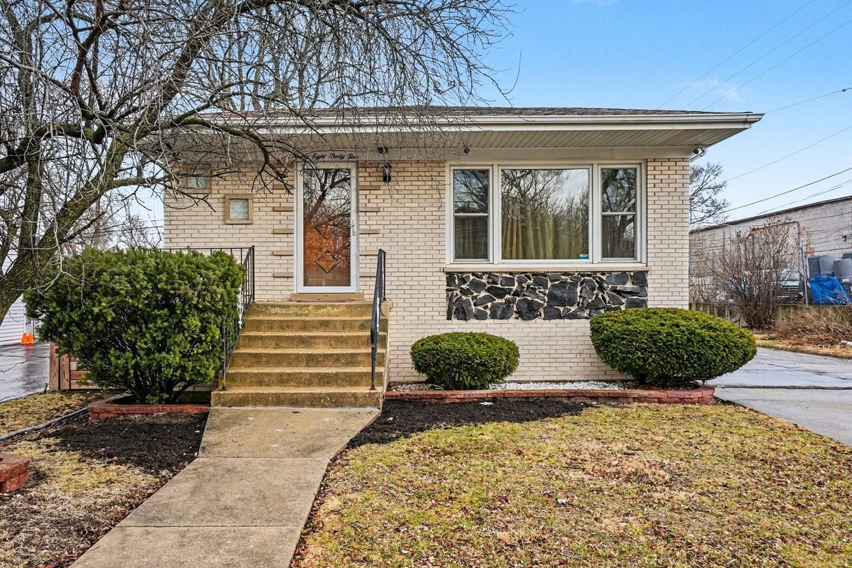9835 Rutherford Avenue, Oak Lawn, IL 60453