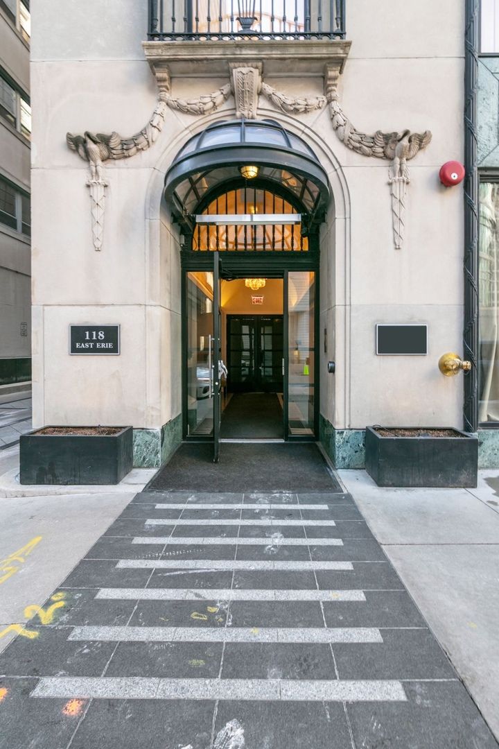 118 Erie Street, Chicago, IL 60611