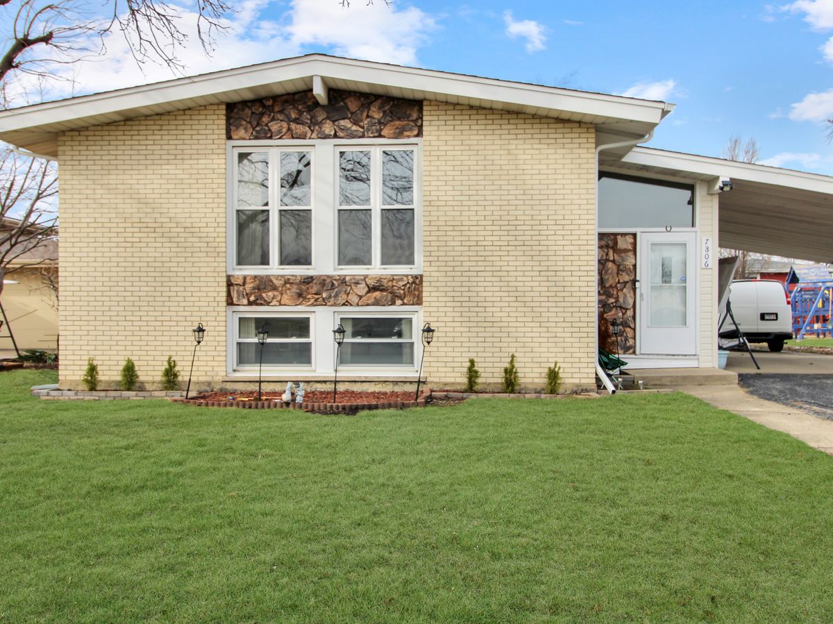 7806 80 Place, Bridgeview, IL 60455