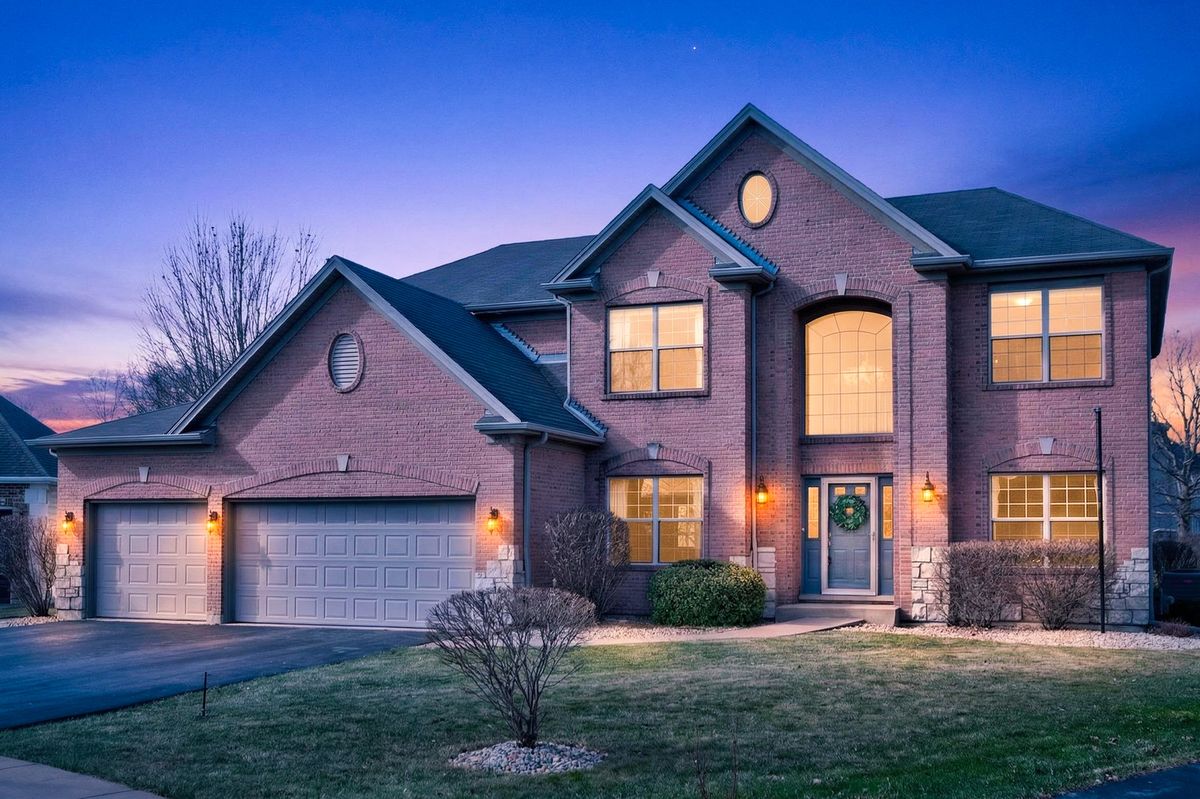 368 Kingsbury Drive, DeKalb, IL 60115