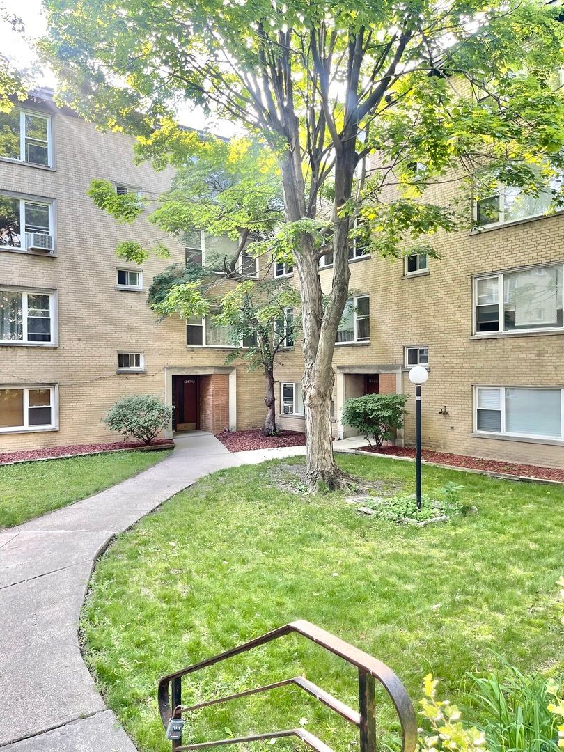 6146 N Damen Avenue #GH — Chicago, IL 60659