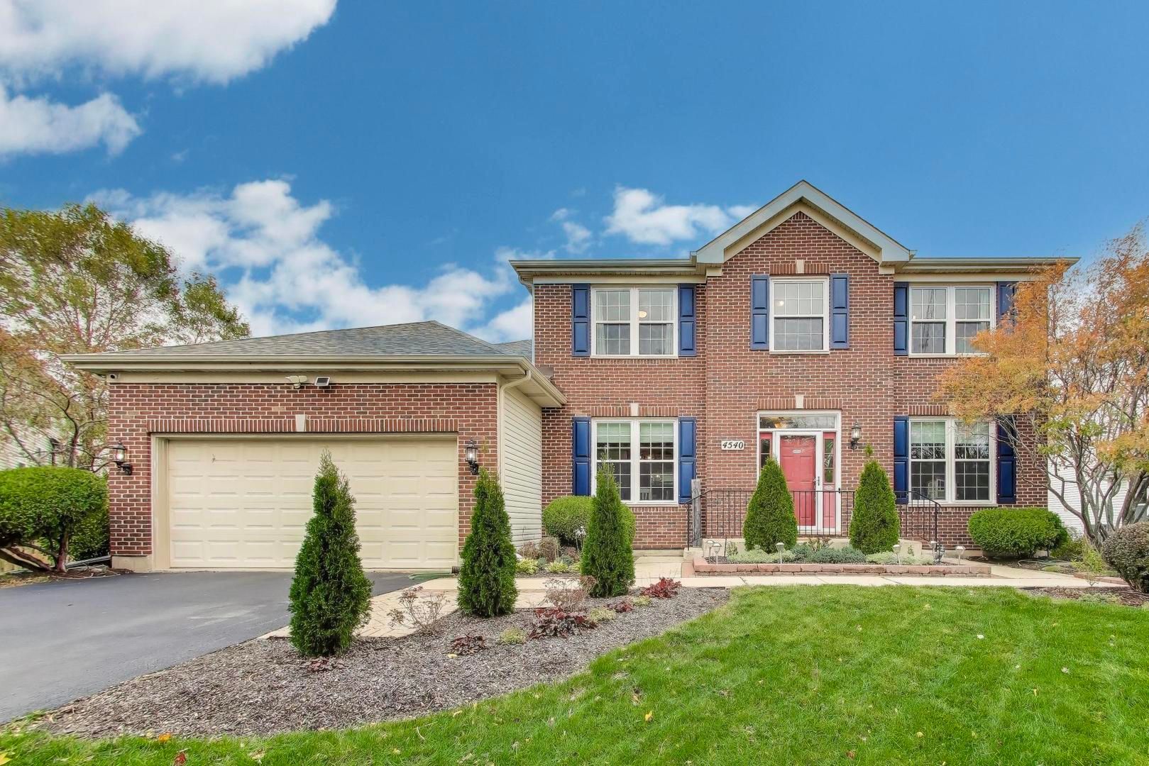 4540 W Westchester Lane — Libertyville, IL 60048