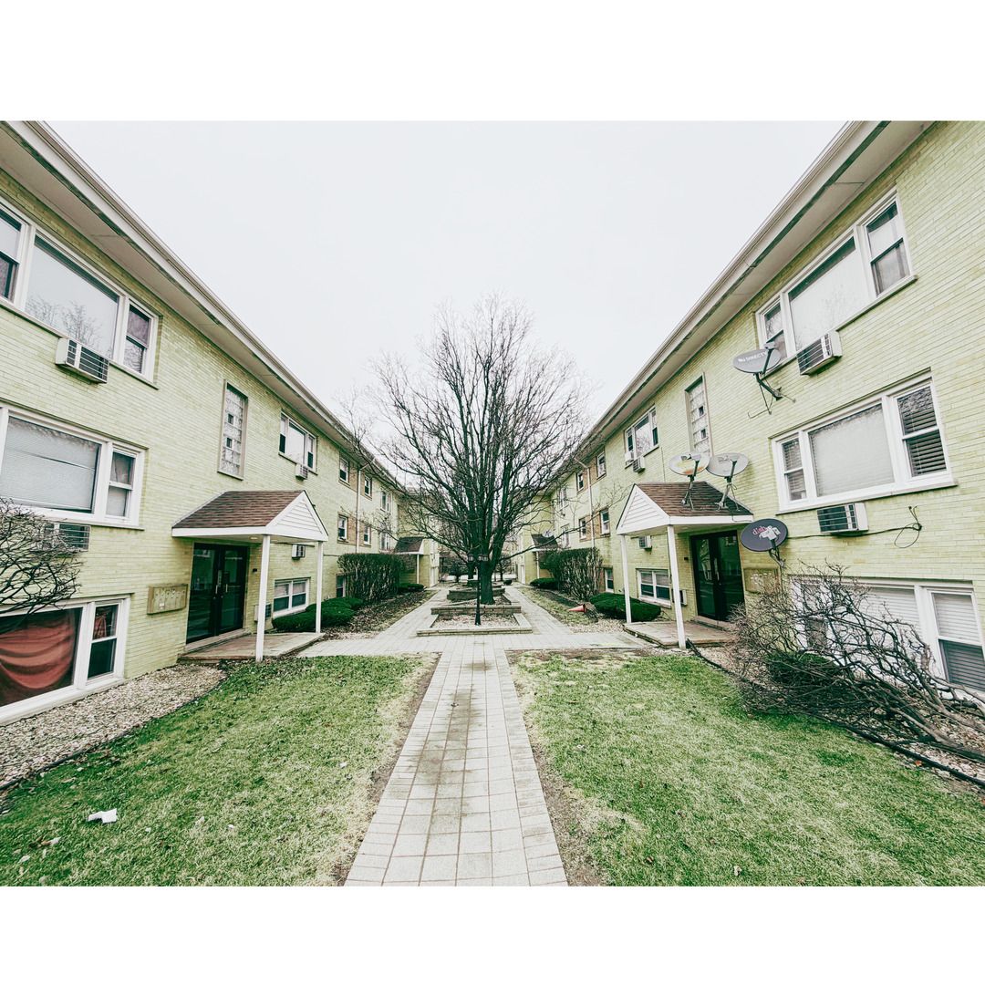 6630 W 95TH Street #1B — Oak Lawn, IL 60453