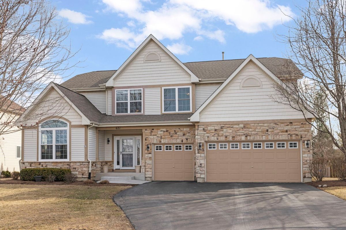621 Western Drive, North Aurora, IL 60542