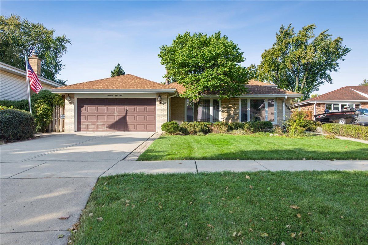 1454 Dayton Place, Des Plaines, IL 60018