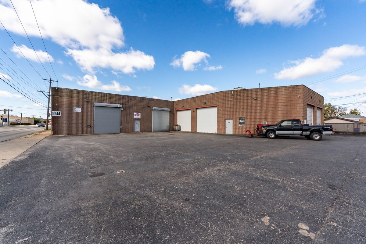 5944 65th Street, Chicago, IL 60638