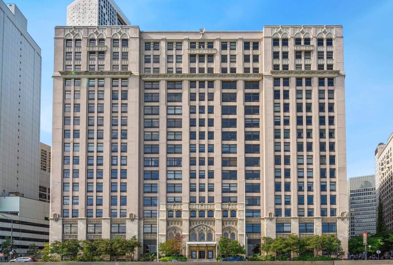 680 N Lake Shore Drive #P7-74 — Chicago, IL 60611