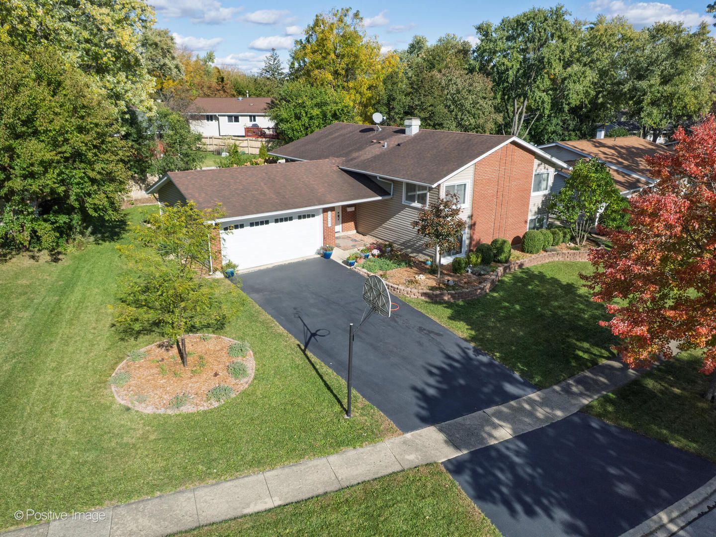 6921 Martin Drive — Woodridge, IL 60517