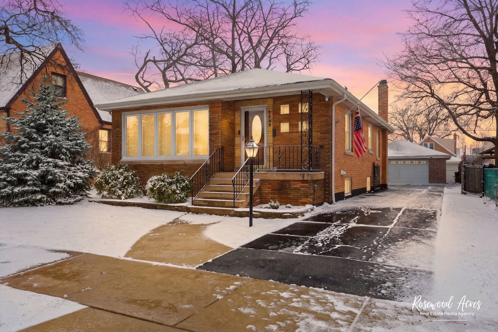 7329 W 55th Place — Summit, IL 60501