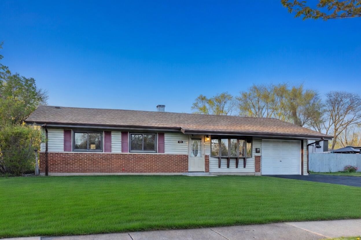 520 Glendale Lane — Hoffman Estates, IL 60169