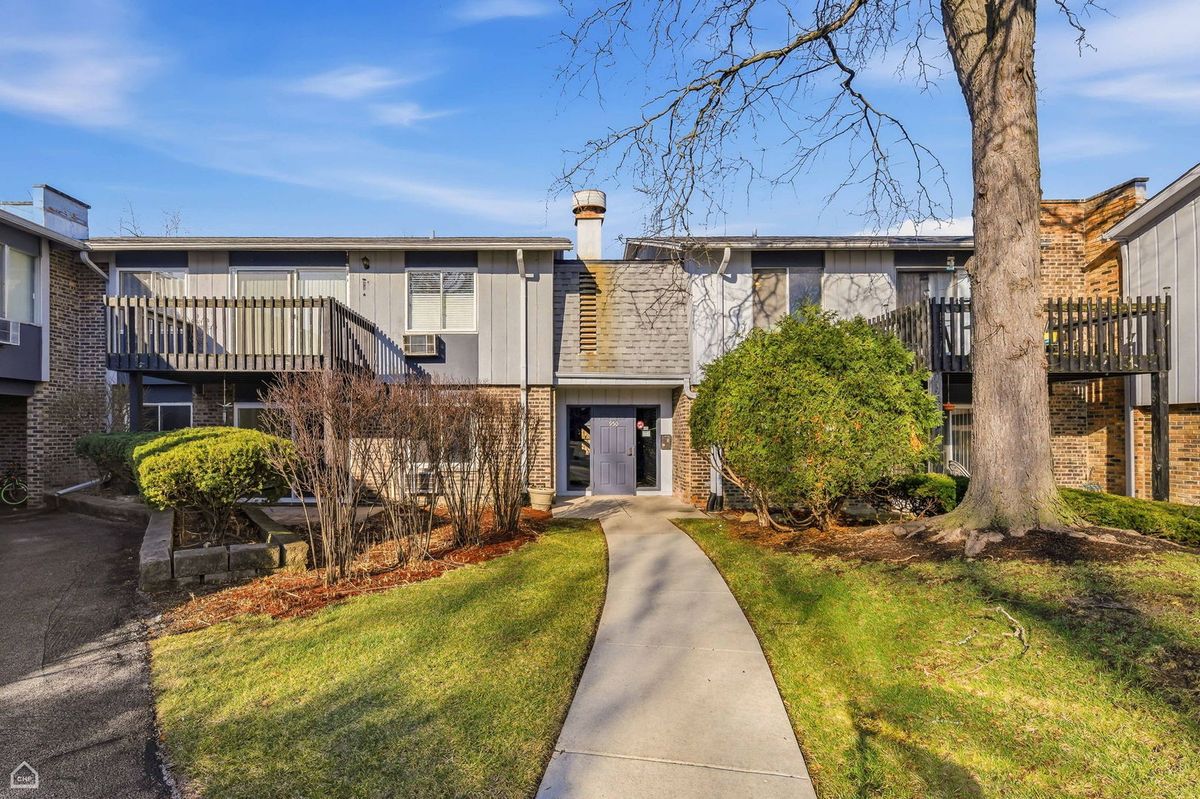 950 Old Willow Road, Prospect Heights, IL 60070