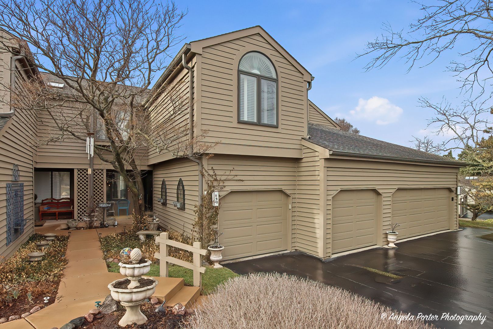 890 Shoreline Road — Lake Barrington, IL 60010