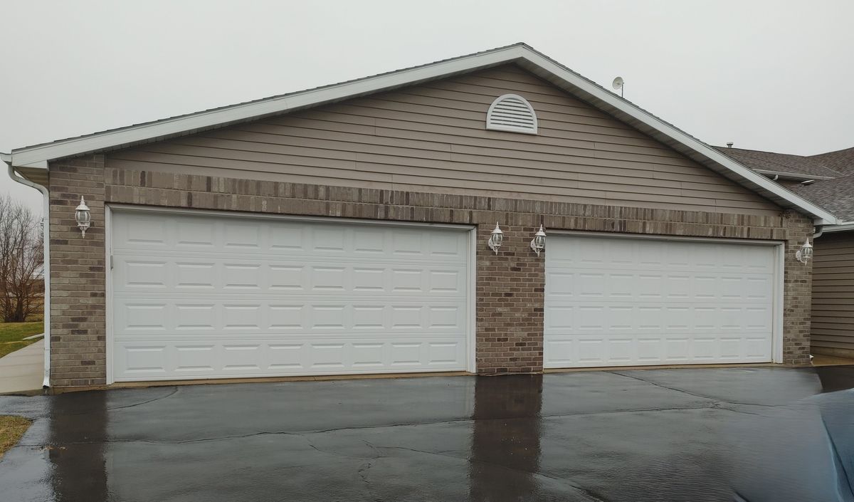 150 Wooster Street, Capron, IL 61012