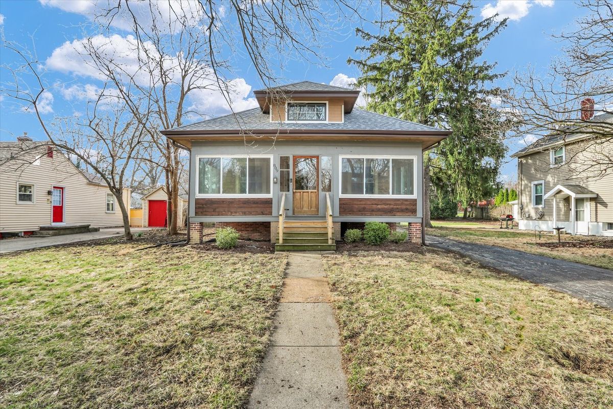 809 John Street, Champaign, IL 61820