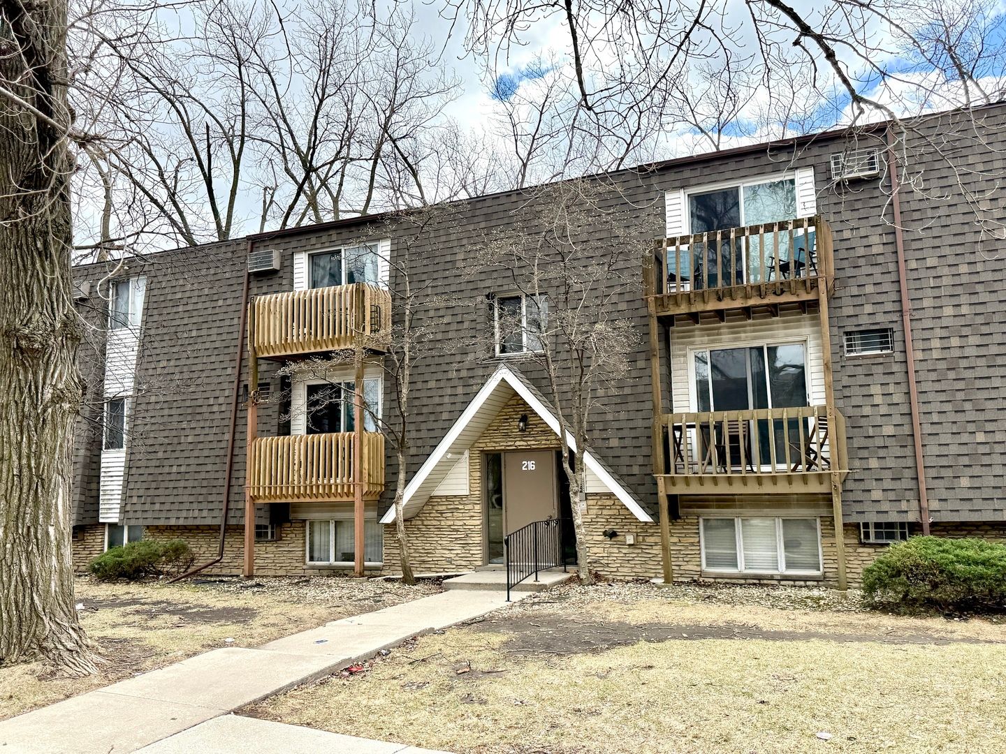 216 Madison Street — Joliet, IL 60435