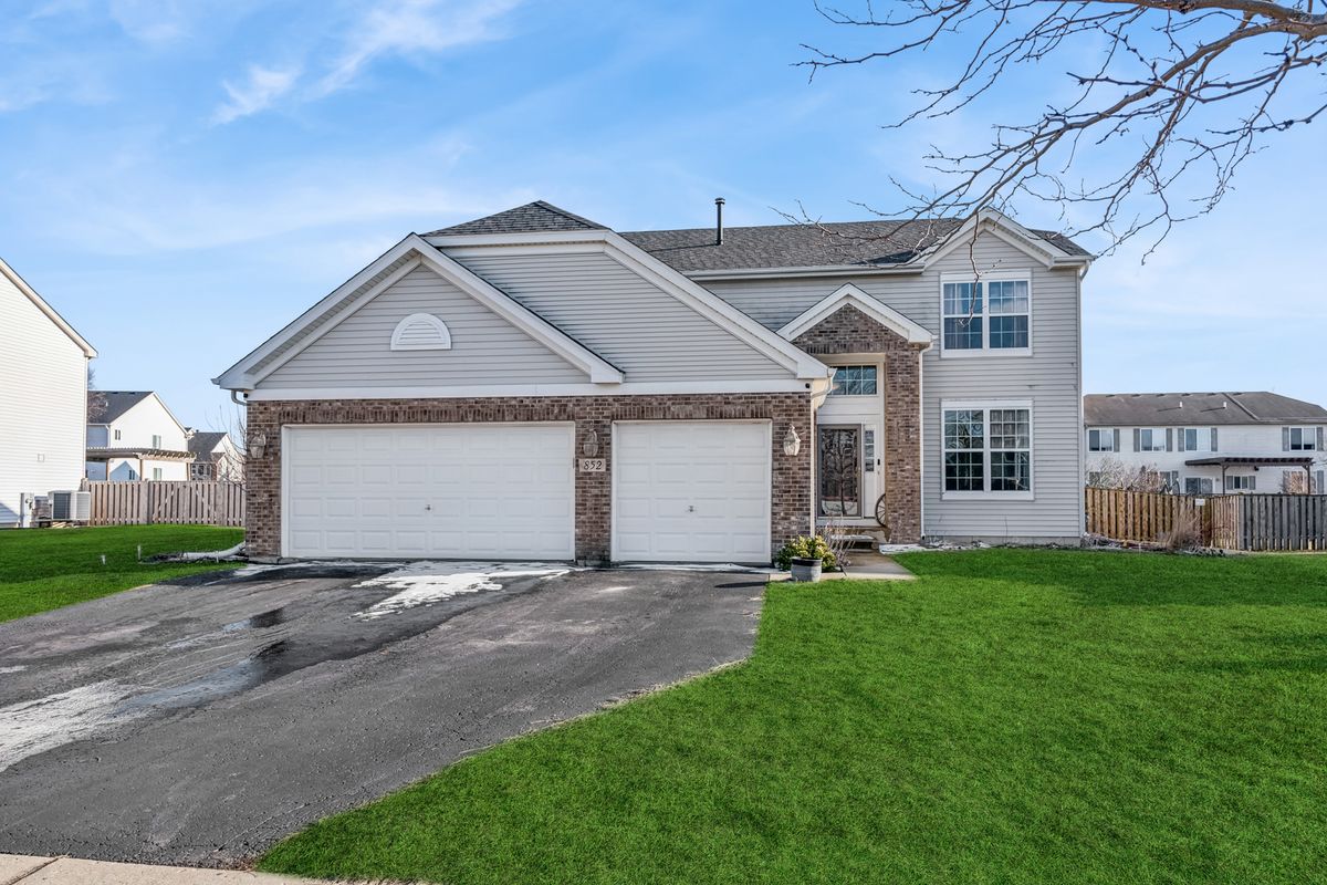 852 Hampton Lane, Yorkville, IL 60560