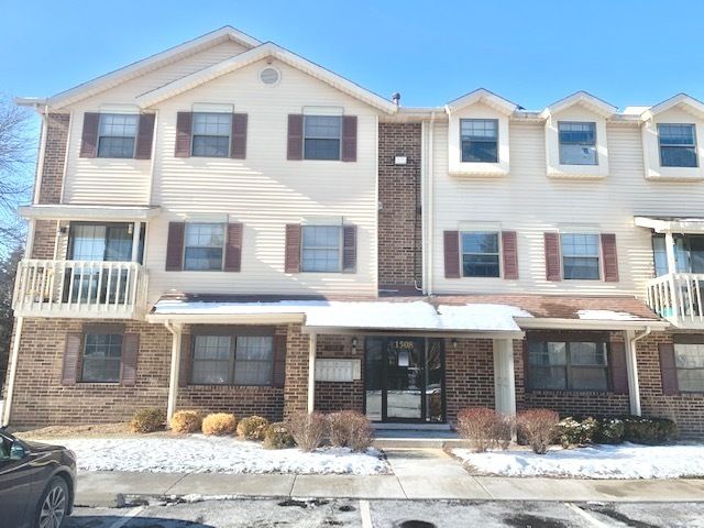 1508 W Jefferson Avenue #D — Naperville, IL 60540