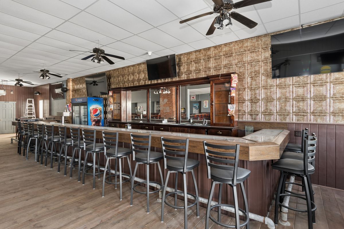 165 W Si Johnson Avenue, Sheridan, IL 60551