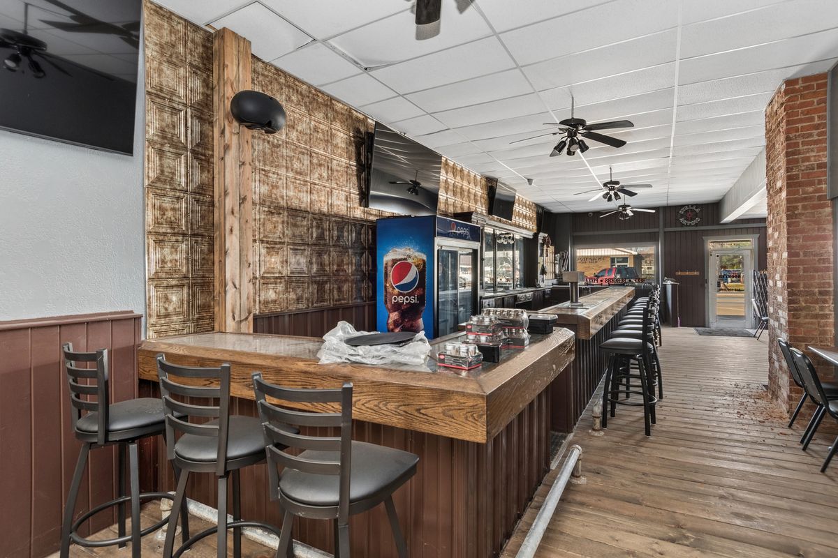 165 W Si Johnson Avenue, Sheridan, IL 60551