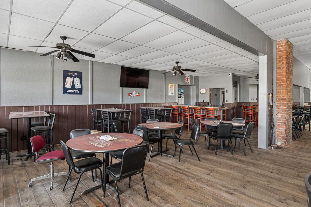 165 W Si Johnson Avenue, Sheridan, IL 60551