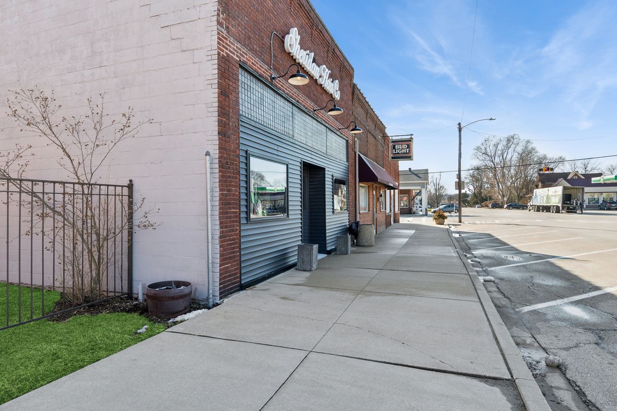 165 W Si Johnson Avenue, Sheridan, IL 60551
