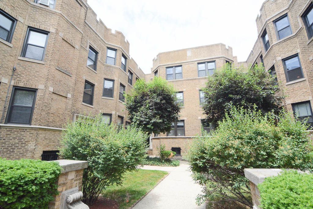 626 Stratford Place, Chicago, IL 60657