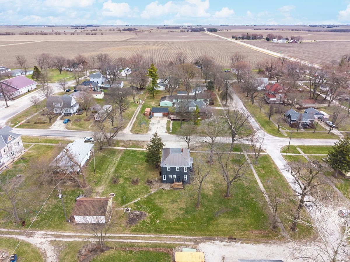 26 Lafayette Street, Saunemin, IL 61769