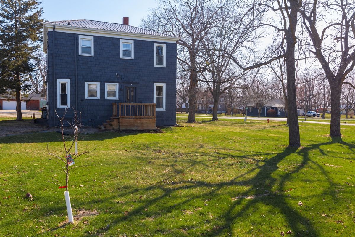 26 Lafayette Street, Saunemin, IL 61769