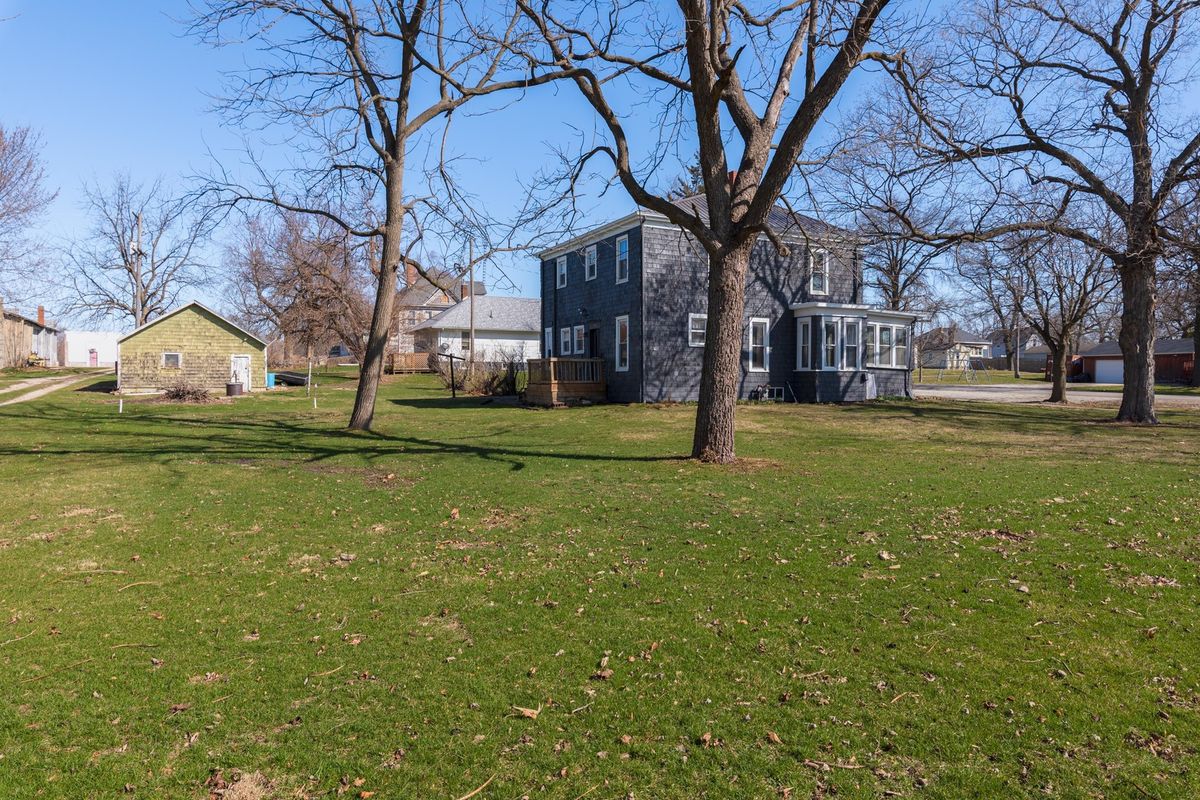 26 Lafayette Street, Saunemin, IL 61769